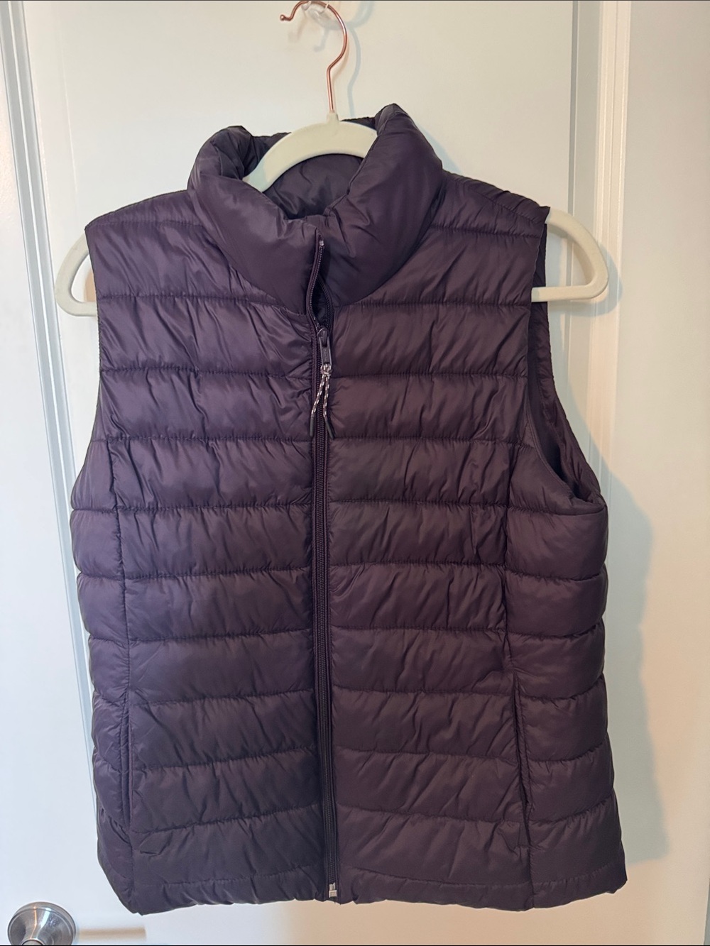 GAP Quilted Puffer Vest in Plum